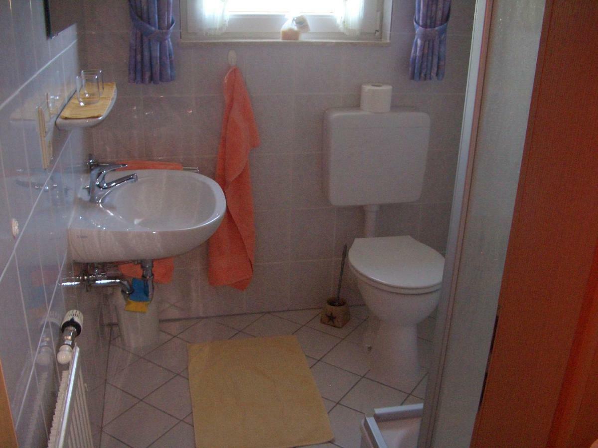 Apartamento Haus Delphin Neuharlingersiel Exterior foto